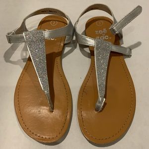 Girls,ZOE & ZAC Silver Sandal w/Iridescent T-Strap